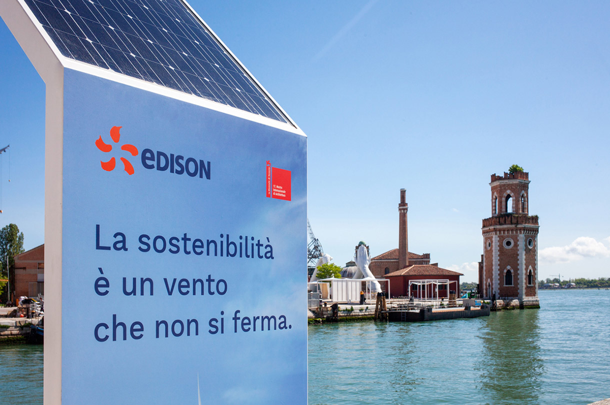 Edison Smart Benches, 17th International Architecture Exhibition, Venezia