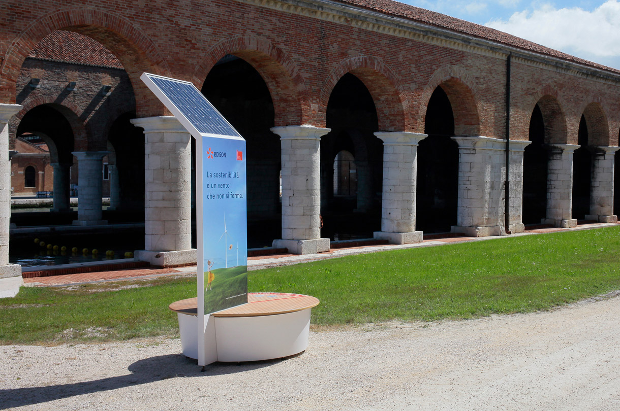Edison Smart Benches, 17th International Architecture Exhibition, Venezia